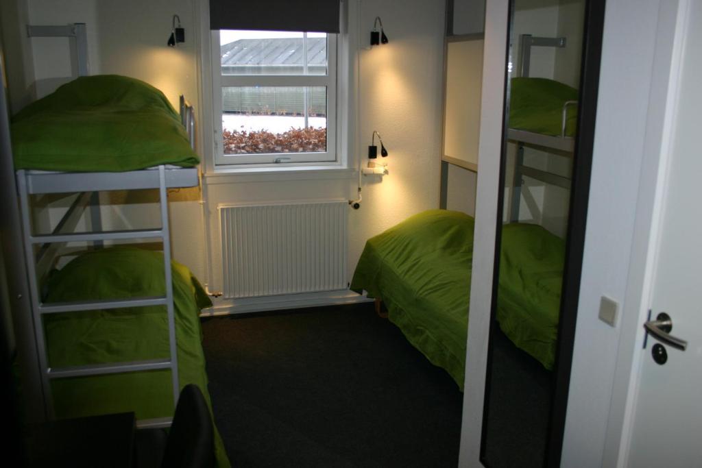 Albergue Stoberiet Svendborg Habitación foto A typical room at the hostel