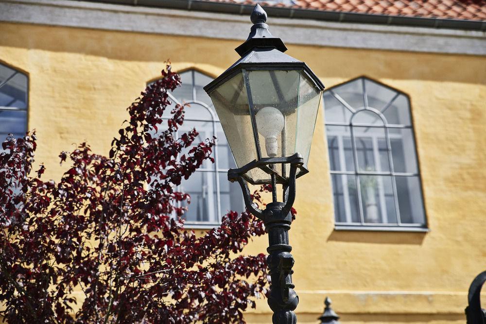 Albergue Stoberiet Svendborg Exterior foto Gaslight in the old town