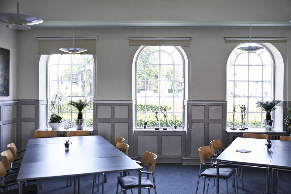 Albergue Stoberiet Svendborg Exterior foto The interior of the Old Library